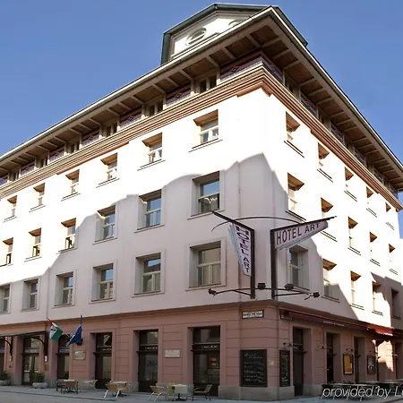 Three Corners Art 布达佩斯