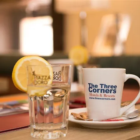 ホテル Three Corners Art 3*