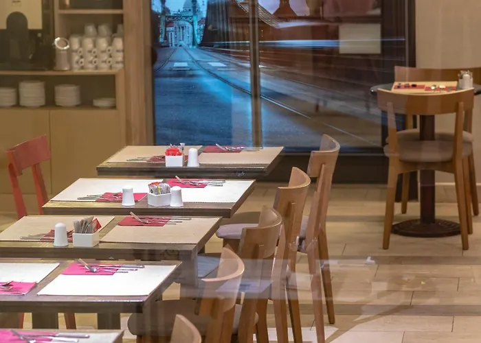 Three Corners Art 3*