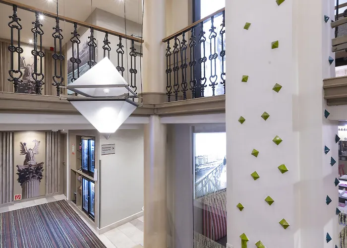 Three Corners Art 3*