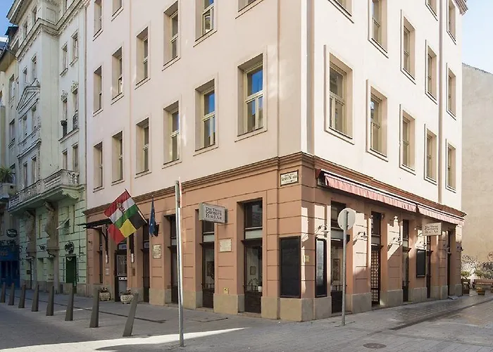 Hotel Three Corners Art 3*