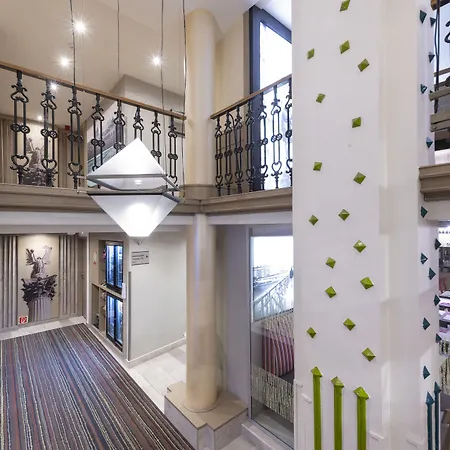 Three Corners Art 3*