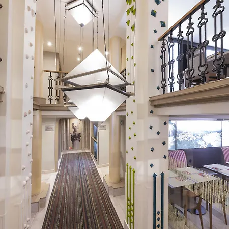 호텔 Three Corners Art