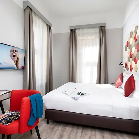 Otel Three Corners Art 3*