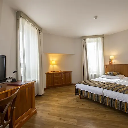 Three Corners Art 3*