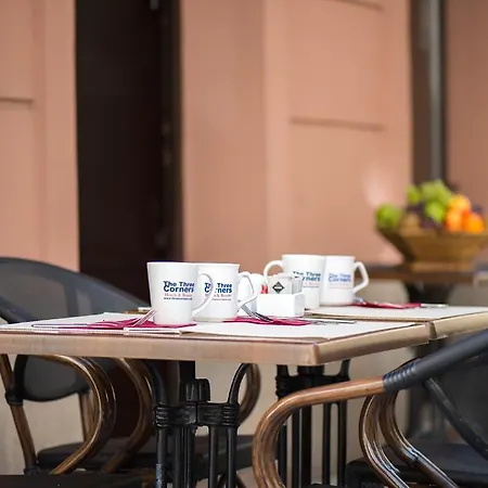 فندق Three Corners Art 3*