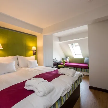 Otel Three Corners Art